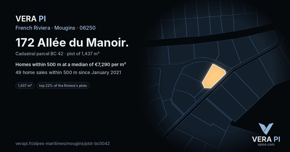 172 Allée du Manoir, Mougins at night – the plot lit, the parcels around coloured by the prices near them