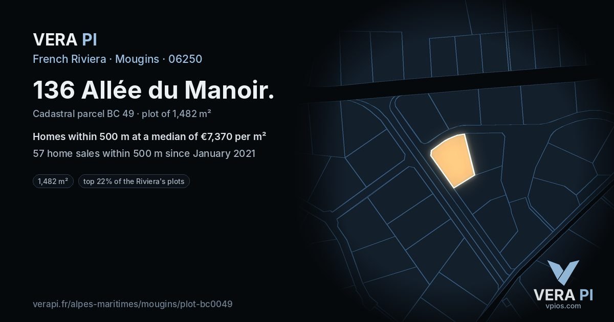 136 Allée du Manoir, Mougins at night – the plot lit, the parcels around coloured by the prices near them