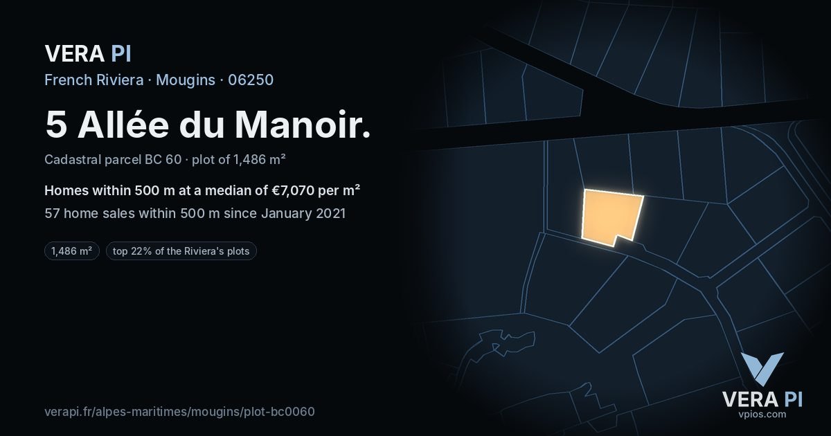 5 Allée du Manoir, Mougins at night – the plot lit, the parcels around coloured by the prices near them