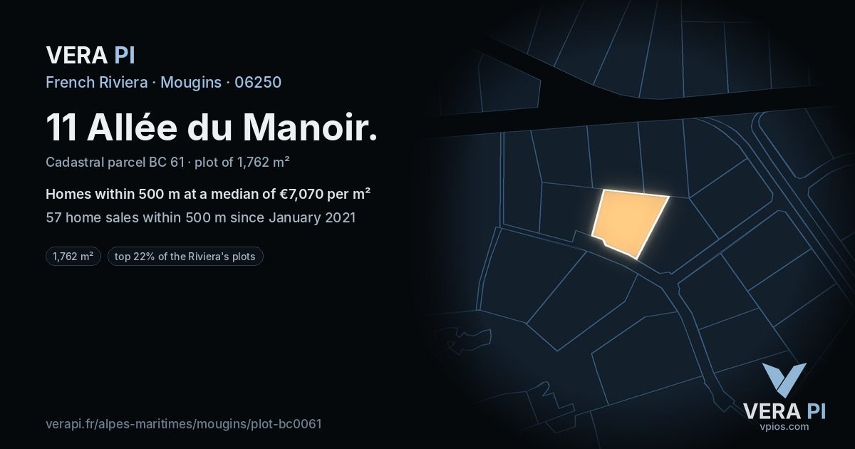 11 Allée du Manoir, Mougins at night – the plot lit, the parcels around coloured by the prices near them