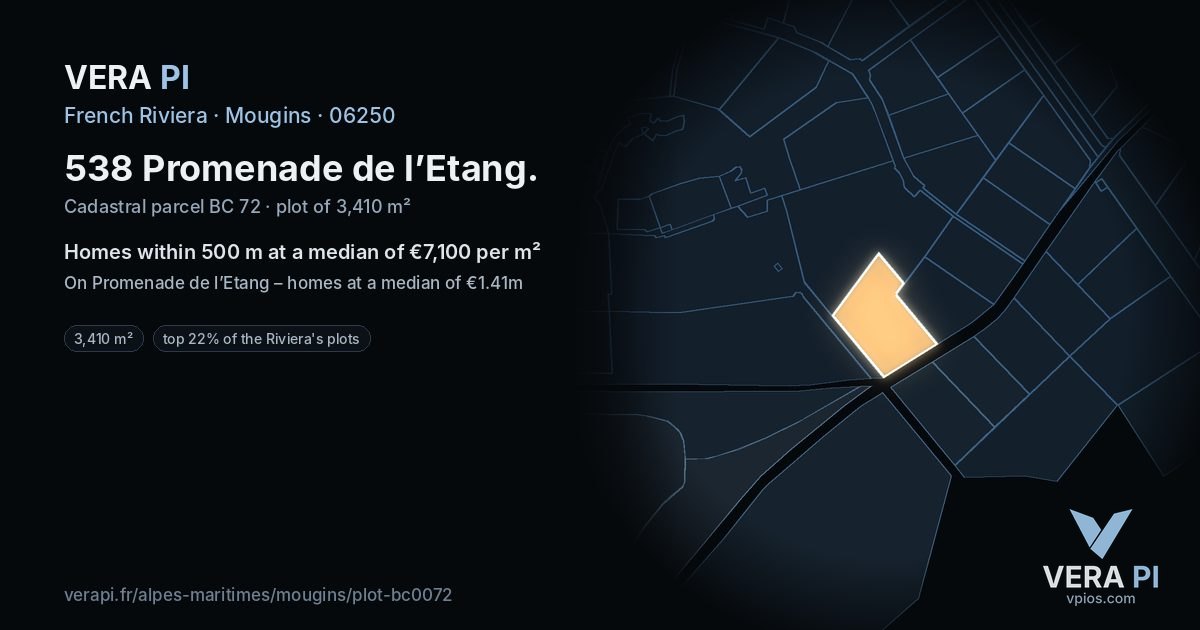 538 Promenade de l’Etang, Mougins at night – the plot lit, the parcels around coloured by the prices near them