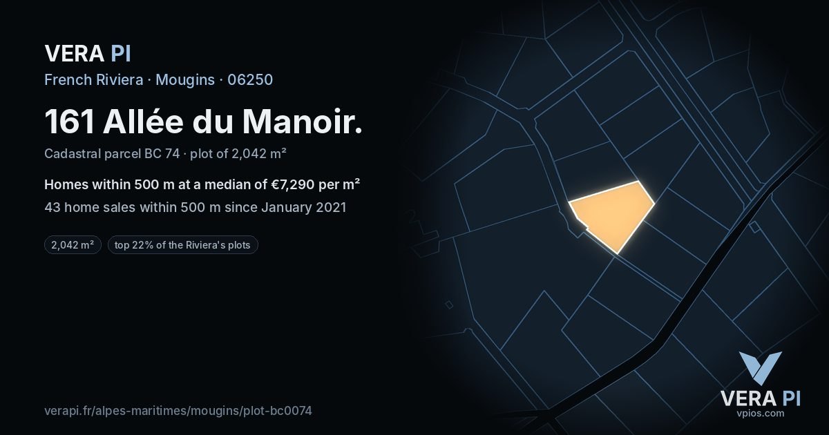161 Allée du Manoir, Mougins at night – the plot lit, the parcels around coloured by the prices near them