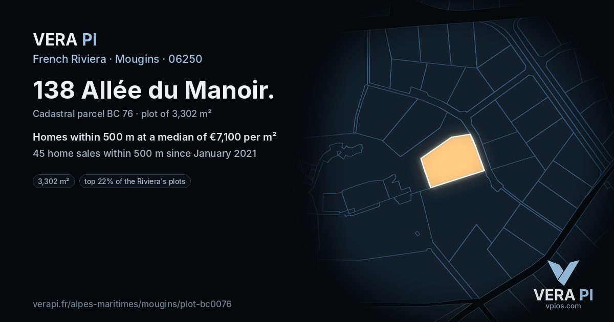 138 Allée du Manoir, Mougins at night – the plot lit, the parcels around coloured by the prices near them