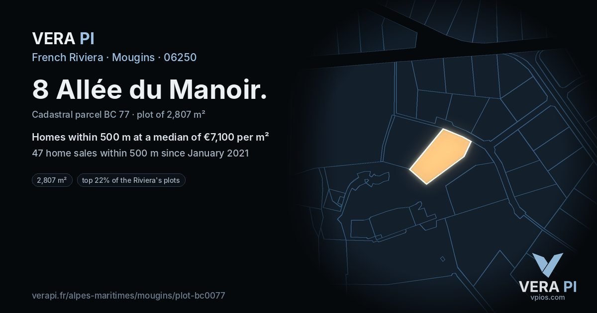 8 Allée du Manoir, Mougins at night – the plot lit, the parcels around coloured by the prices near them