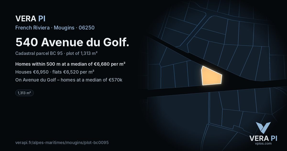540 Avenue du Golf, Mougins at night – the plot lit, the parcels around coloured by the prices near them