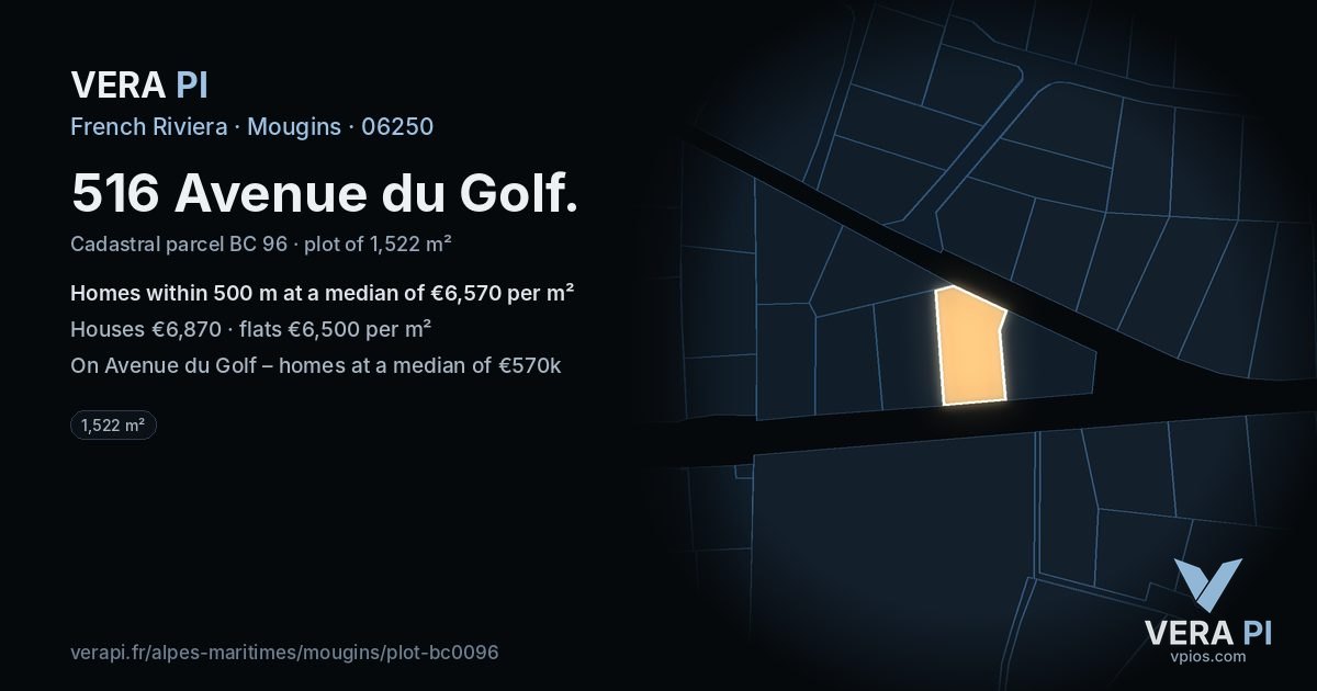 516 Avenue du Golf, Mougins at night – the plot lit, the parcels around coloured by the prices near them