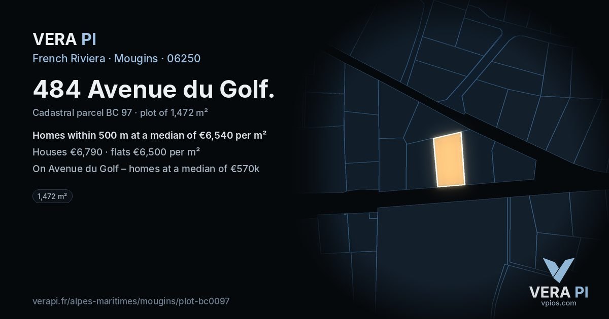 484 Avenue du Golf, Mougins at night – the plot lit, the parcels around coloured by the prices near them