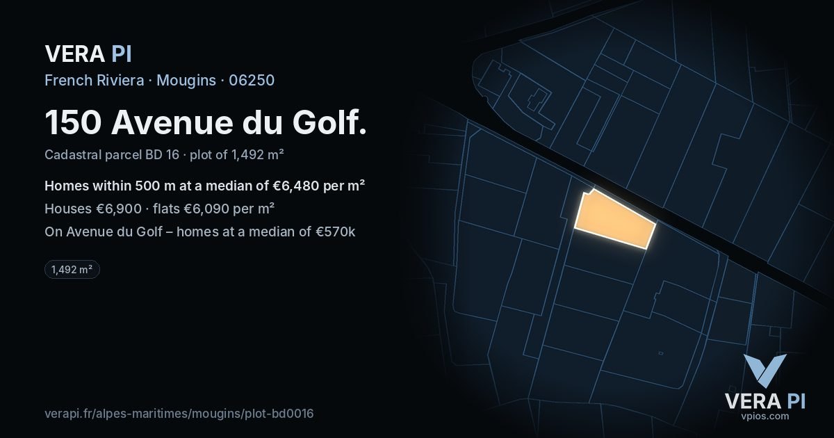 150 Avenue du Golf, Mougins at night – the plot lit, the parcels around coloured by the prices near them