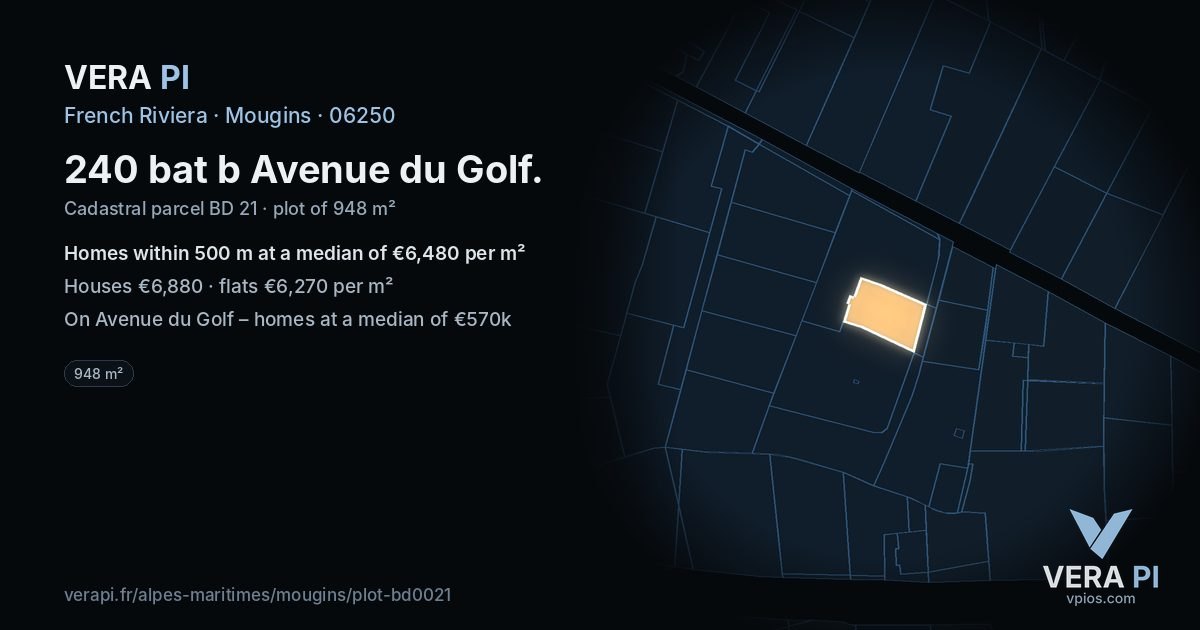 240 bat b Avenue du Golf, Mougins at night – the plot lit, the parcels around coloured by the prices near them