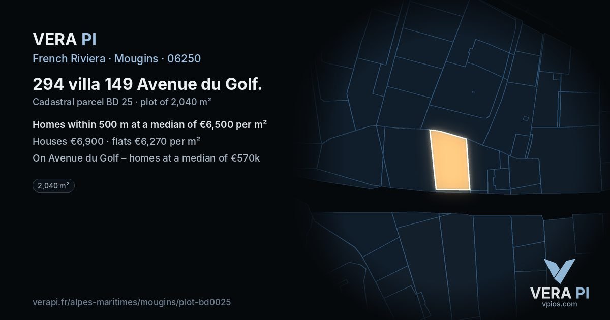 294 villa 149 Avenue du Golf, Mougins at night – the plot lit, the parcels around coloured by the prices near them