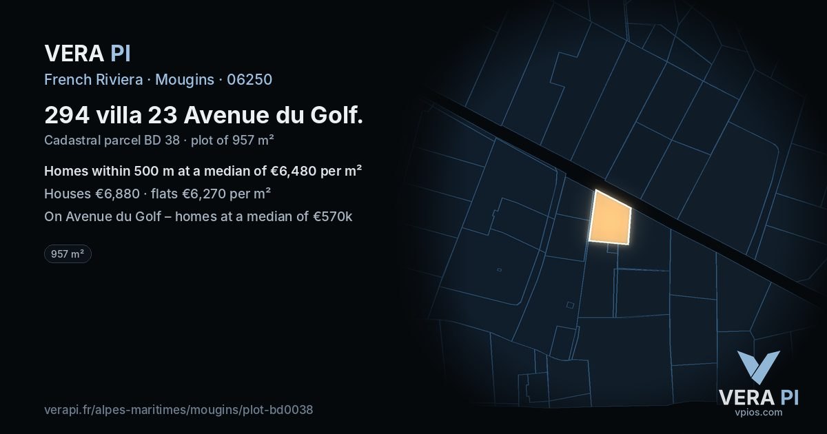 294 villa 23 Avenue du Golf, Mougins at night – the plot lit, the parcels around coloured by the prices near them