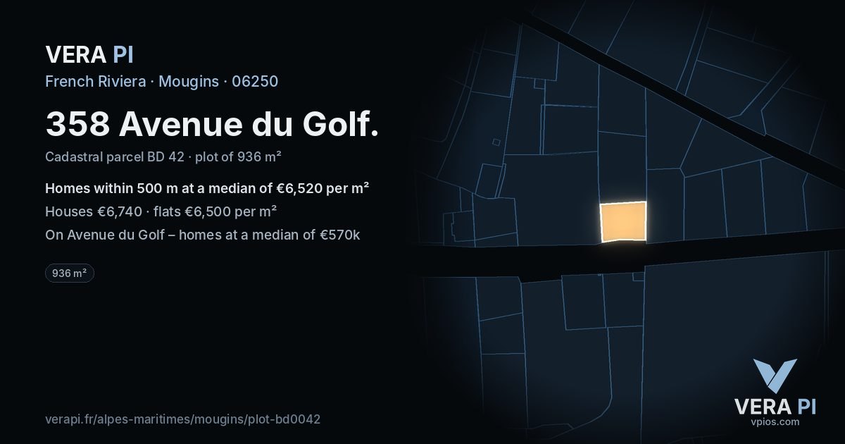 358 Avenue du Golf, Mougins at night – the plot lit, the parcels around coloured by the prices near them
