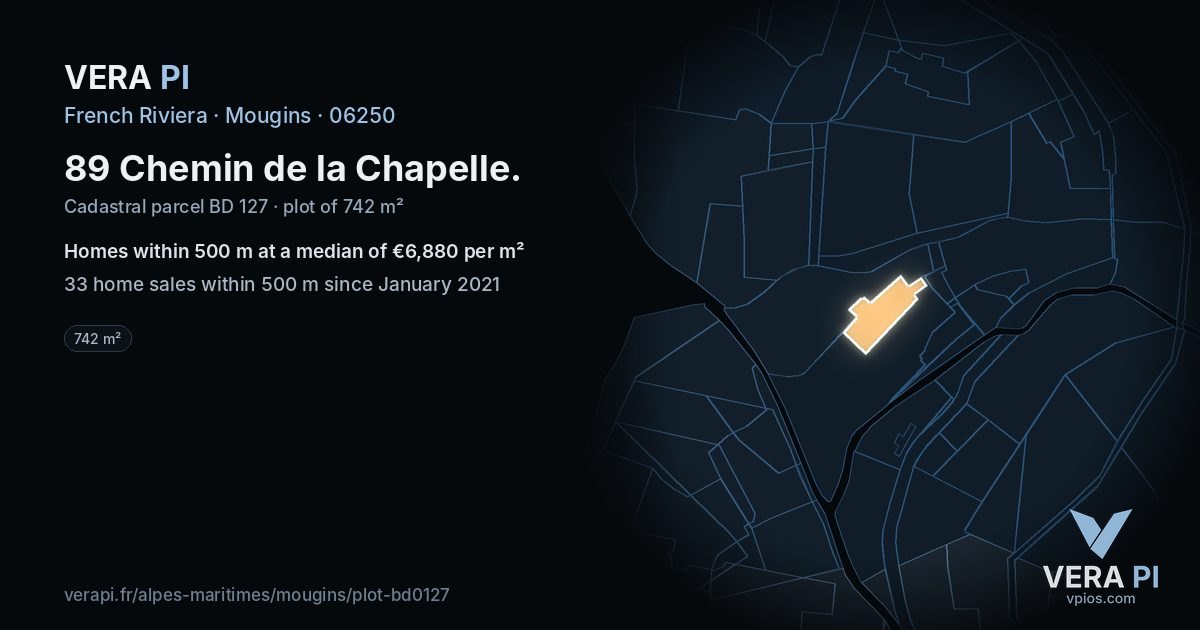 89 Chemin de la Chapelle, Mougins at night – the plot lit, the parcels around coloured by the prices near them