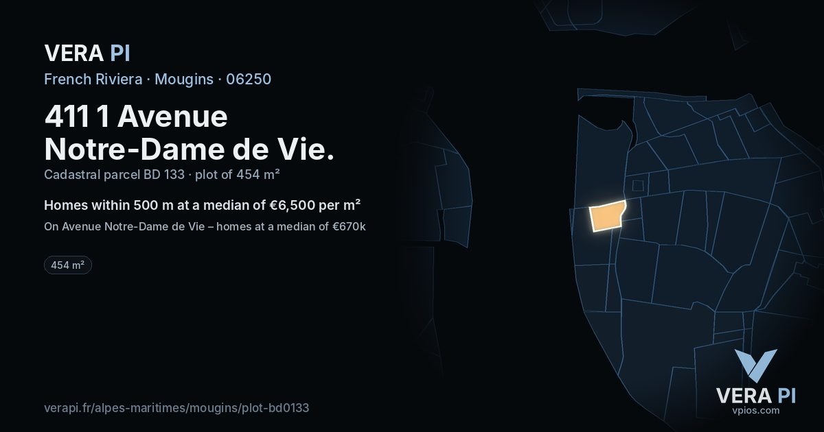 411 1 Avenue Notre-Dame de Vie, Mougins at night – the plot lit, the parcels around coloured by the prices near them