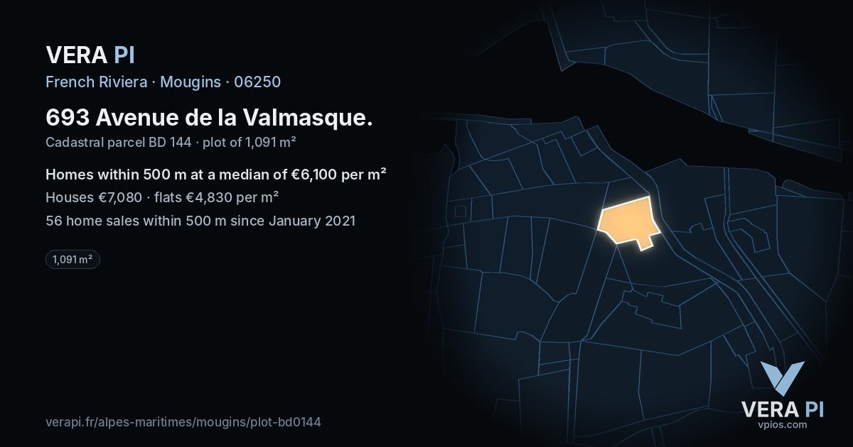 693 Avenue de la Valmasque, Mougins at night – the plot lit, the parcels around coloured by the prices near them