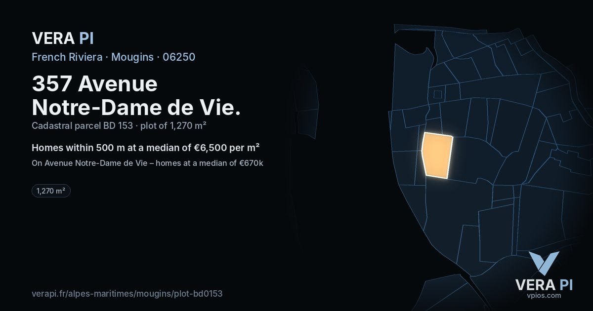 357 Avenue Notre-Dame de Vie, Mougins at night – the plot lit, the parcels around coloured by the prices near them