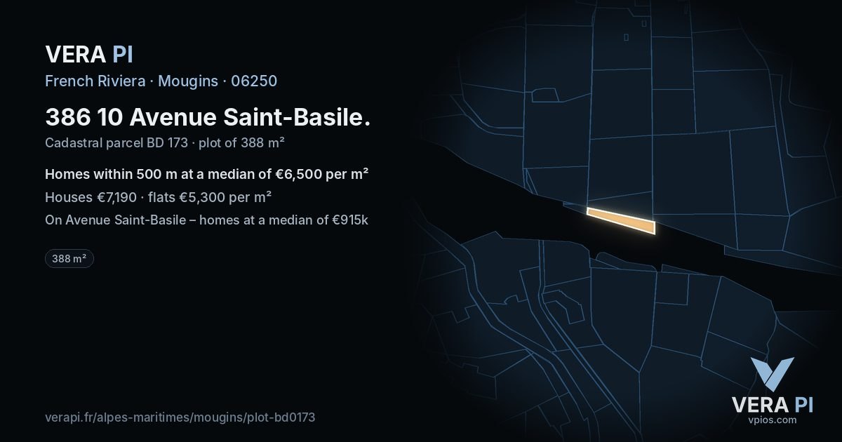 386 10 Avenue Saint-Basile, Mougins at night – the plot lit, the parcels around coloured by the prices near them