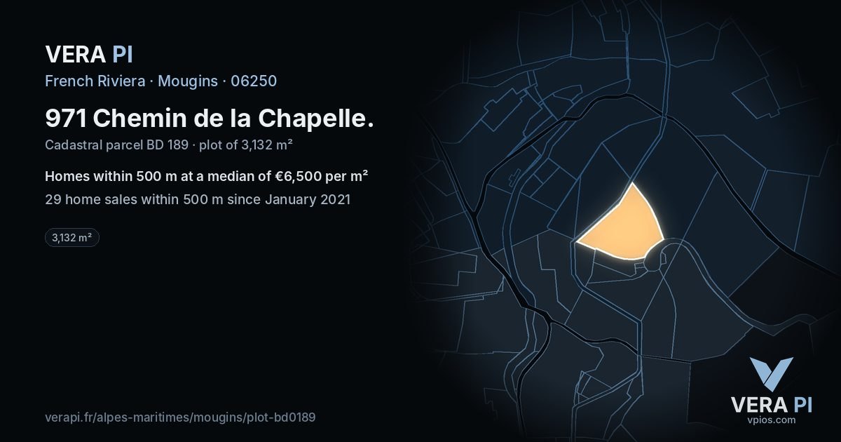 971 Chemin de la Chapelle, Mougins at night – the plot lit, the parcels around coloured by the prices near them