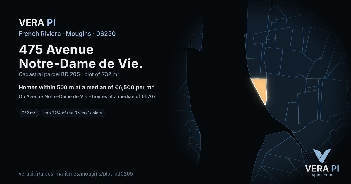 475 Avenue Notre-Dame de Vie, Mougins at night – the plot lit, the parcels around coloured by the prices near them