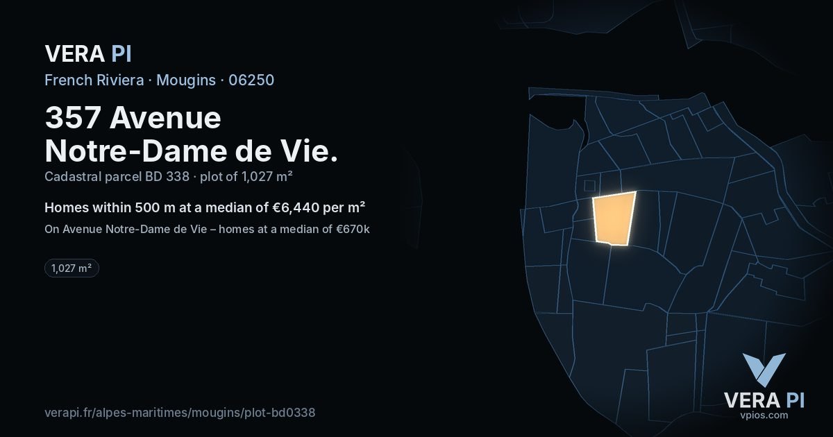 357 Avenue Notre-Dame de Vie, Mougins at night – the plot lit, the parcels around coloured by the prices near them