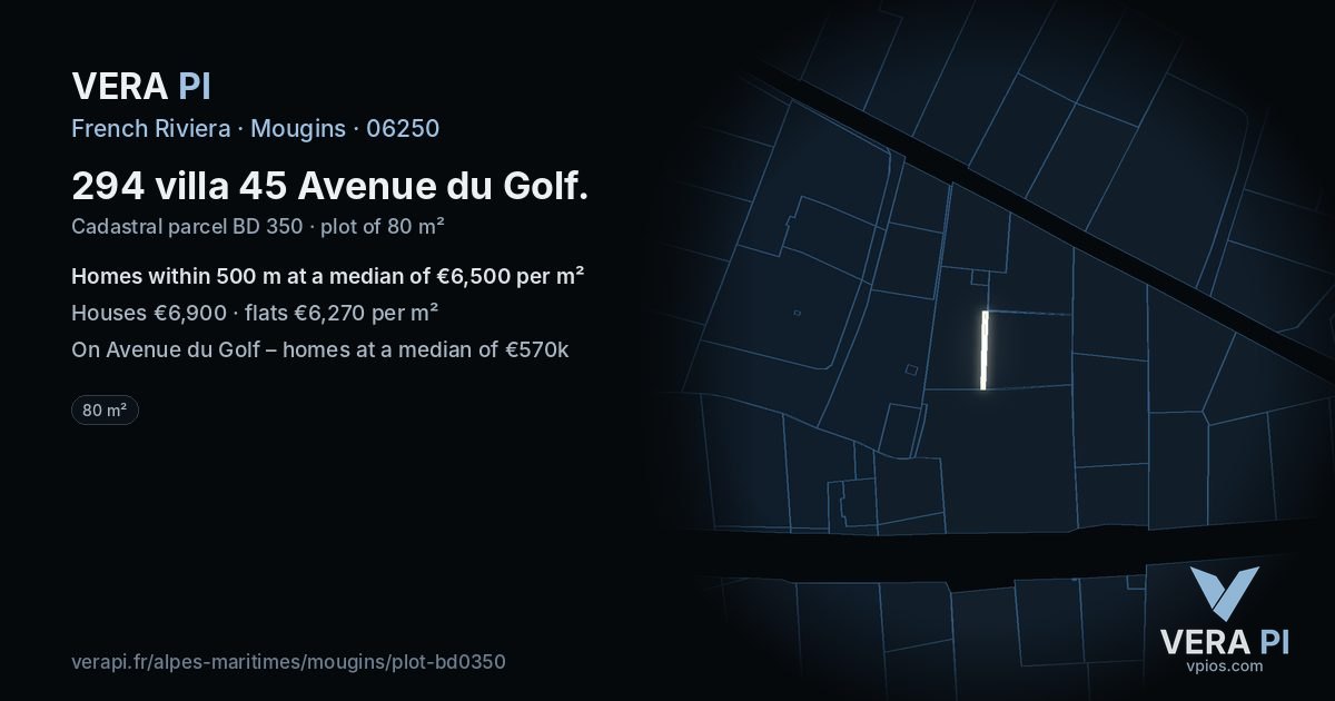 294 villa 45 Avenue du Golf, Mougins at night – the plot lit, the parcels around coloured by the prices near them