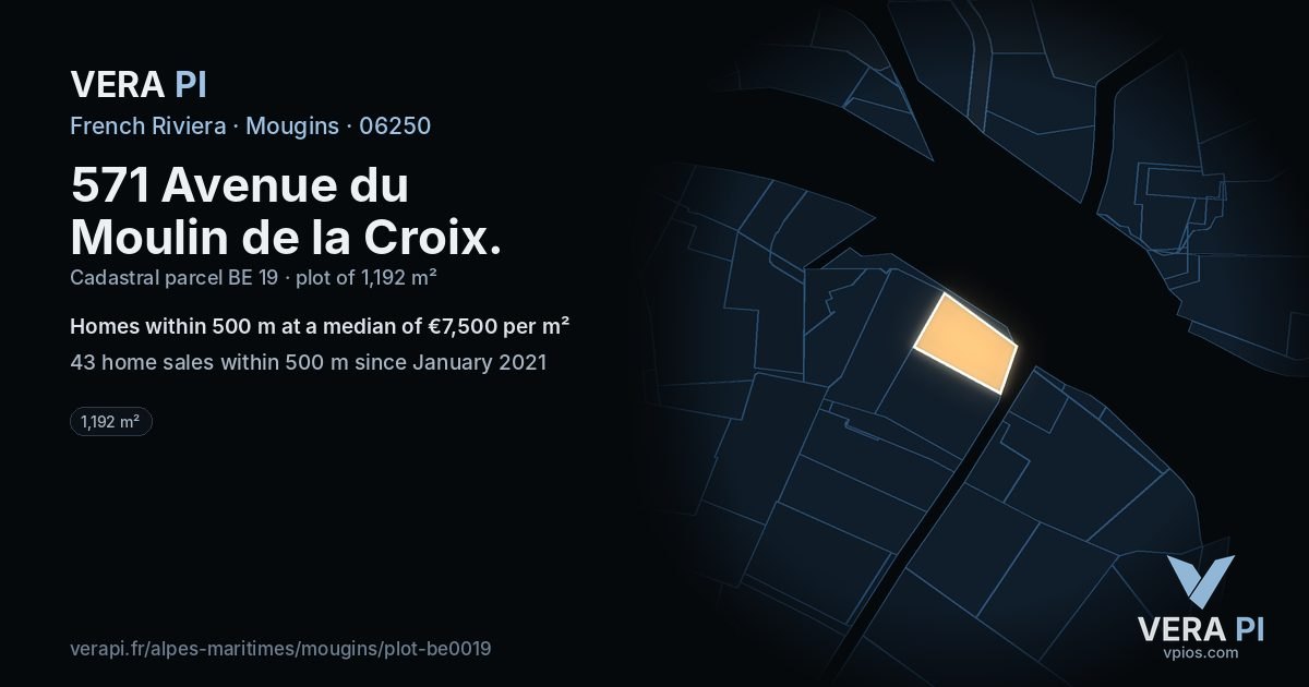 571 Avenue du Moulin de la Croix, Mougins at night – the plot lit, the parcels around coloured by the prices near them
