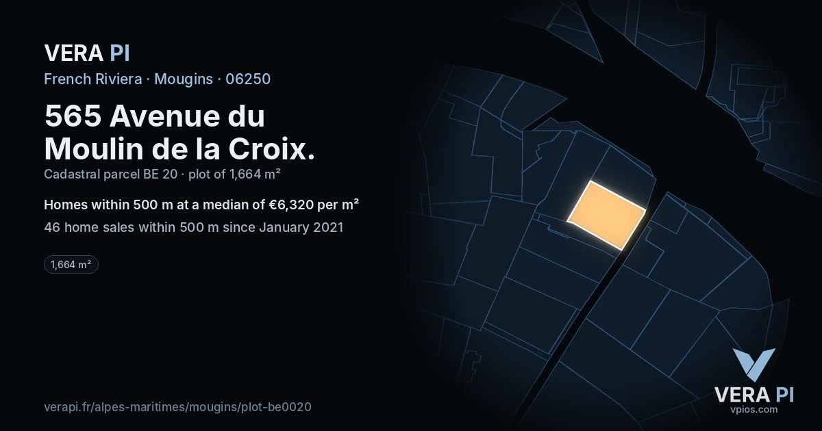 565 Avenue du Moulin de la Croix, Mougins at night – the plot lit, the parcels around coloured by the prices near them