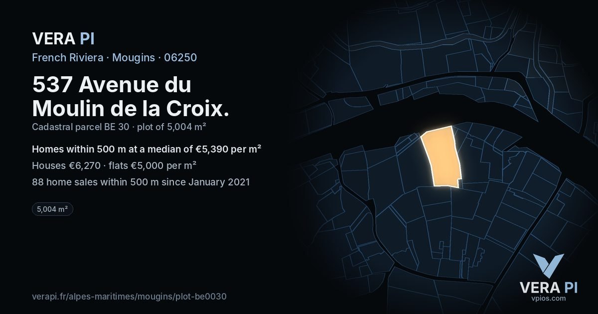 537 Avenue du Moulin de la Croix, Mougins at night – the plot lit, the parcels around coloured by the prices near them