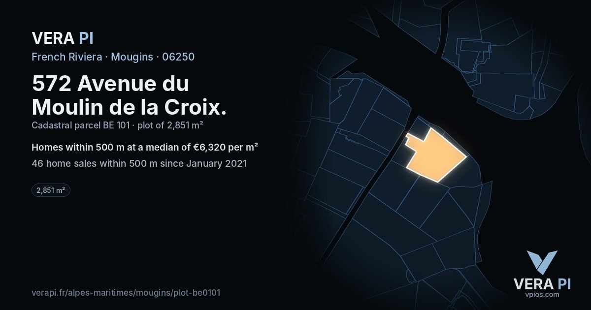 572 Avenue du Moulin de la Croix, Mougins at night – the plot lit, the parcels around coloured by the prices near them