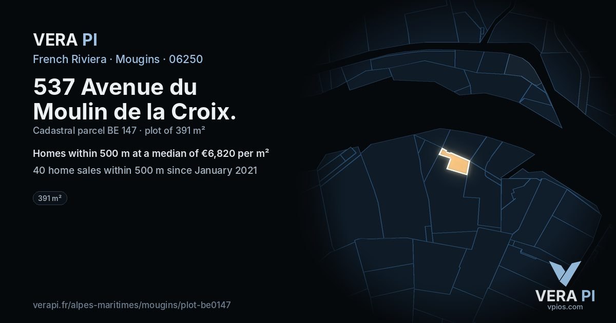 537 Avenue du Moulin de la Croix, Mougins at night – the plot lit, the parcels around coloured by the prices near them