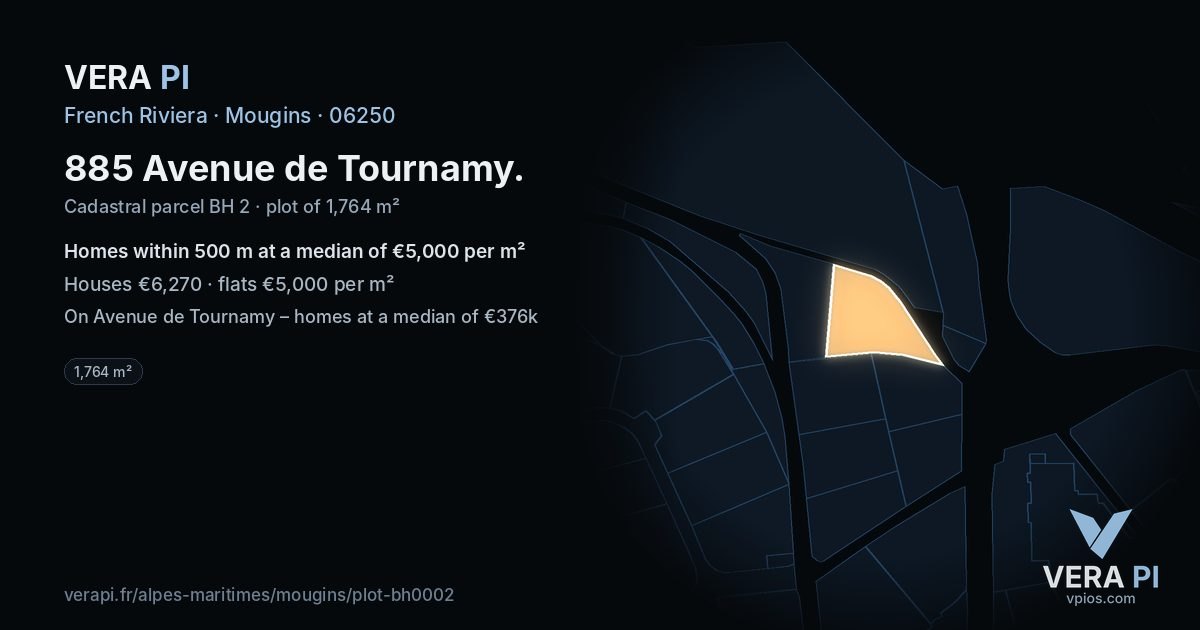 885 Avenue de Tournamy, Mougins at night – the plot lit, the parcels around coloured by the prices near them