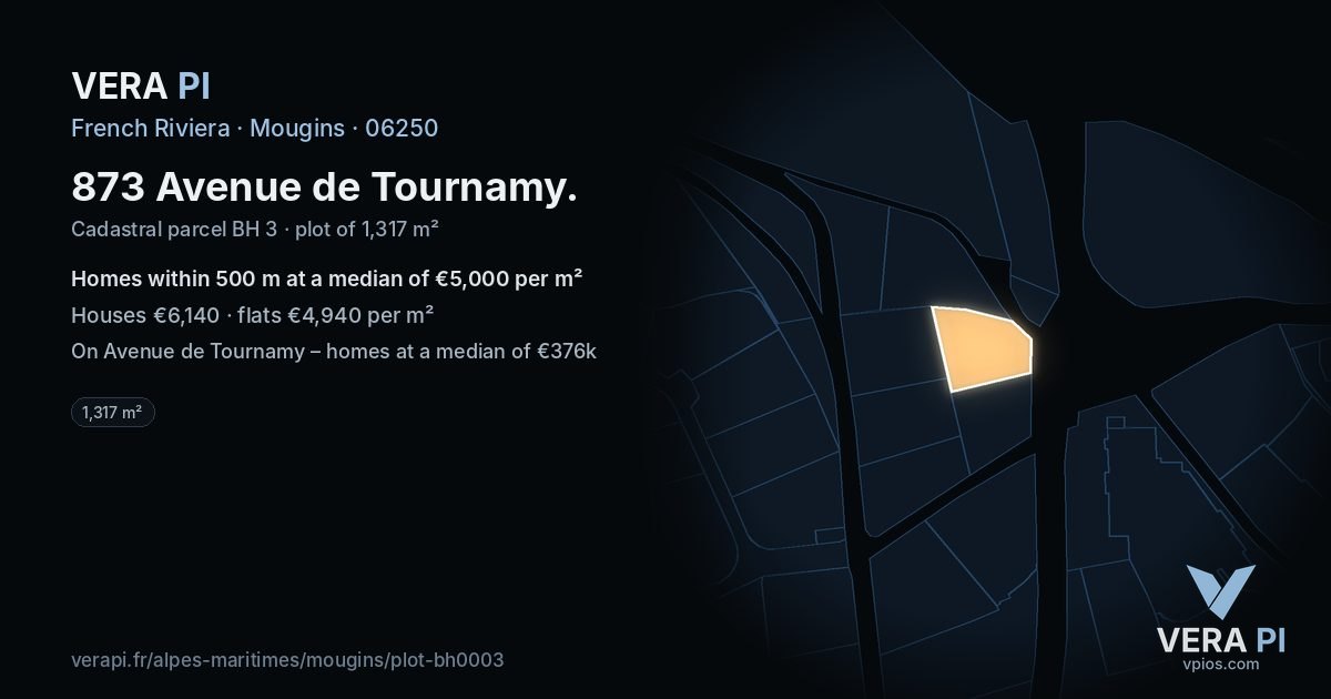 873 Avenue de Tournamy, Mougins at night – the plot lit, the parcels around coloured by the prices near them
