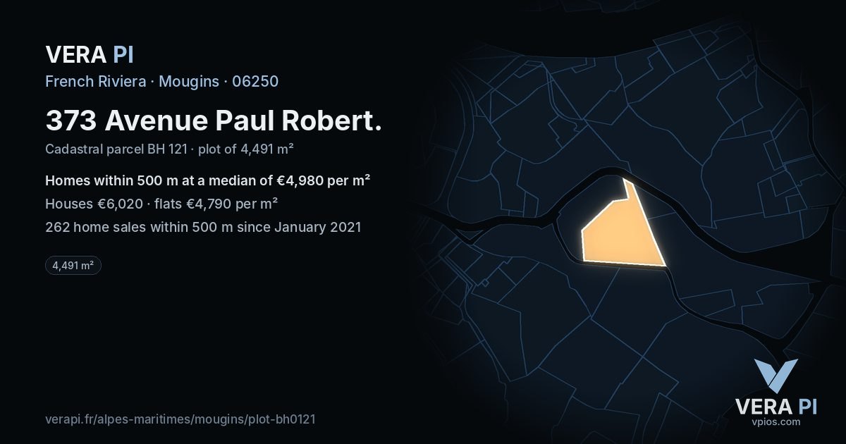 373 Avenue Paul Robert, Mougins at night – the plot lit, the parcels around coloured by the prices near them