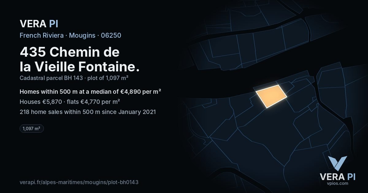 435 Chemin de la Vieille Fontaine, Mougins at night – the plot lit, the parcels around coloured by the prices near them