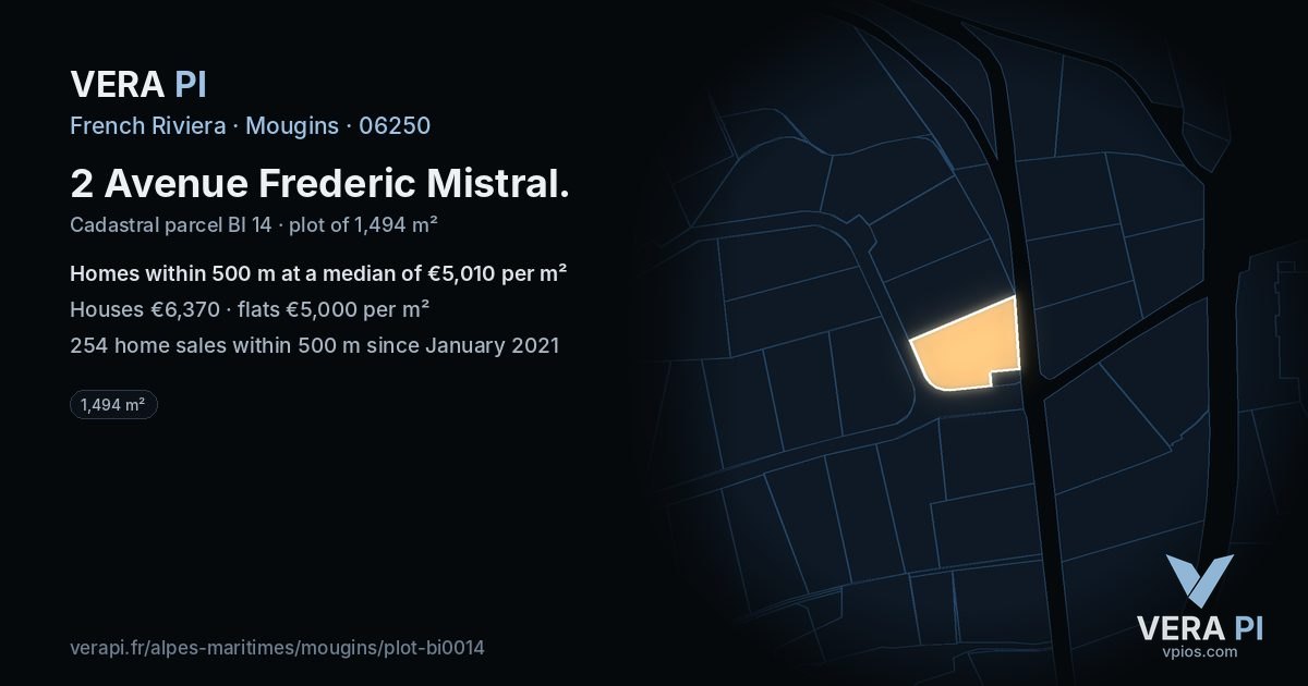 2 Avenue Frederic Mistral, Mougins at night – the plot lit, the parcels around coloured by the prices near them