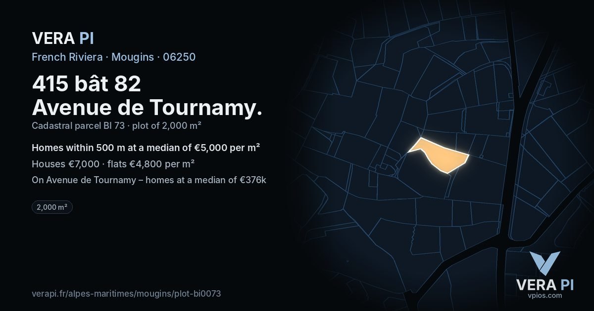 415 bât 82 Avenue de Tournamy, Mougins at night – the plot lit, the parcels around coloured by the prices near them