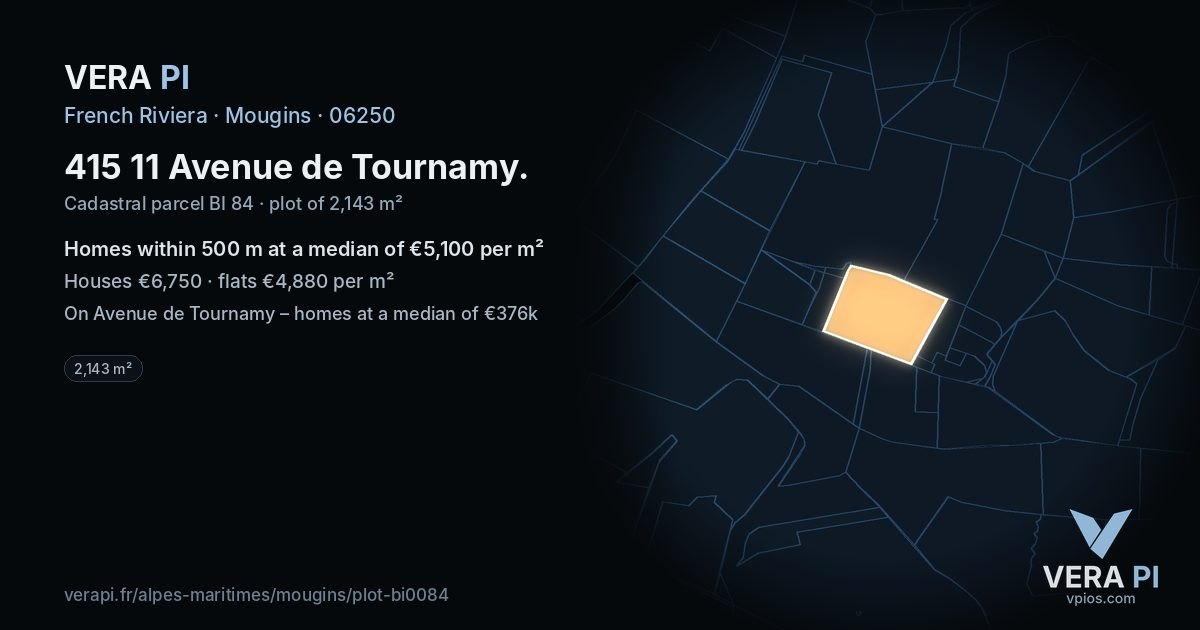 415 11 Avenue de Tournamy, Mougins at night – the plot lit, the parcels around coloured by the prices near them