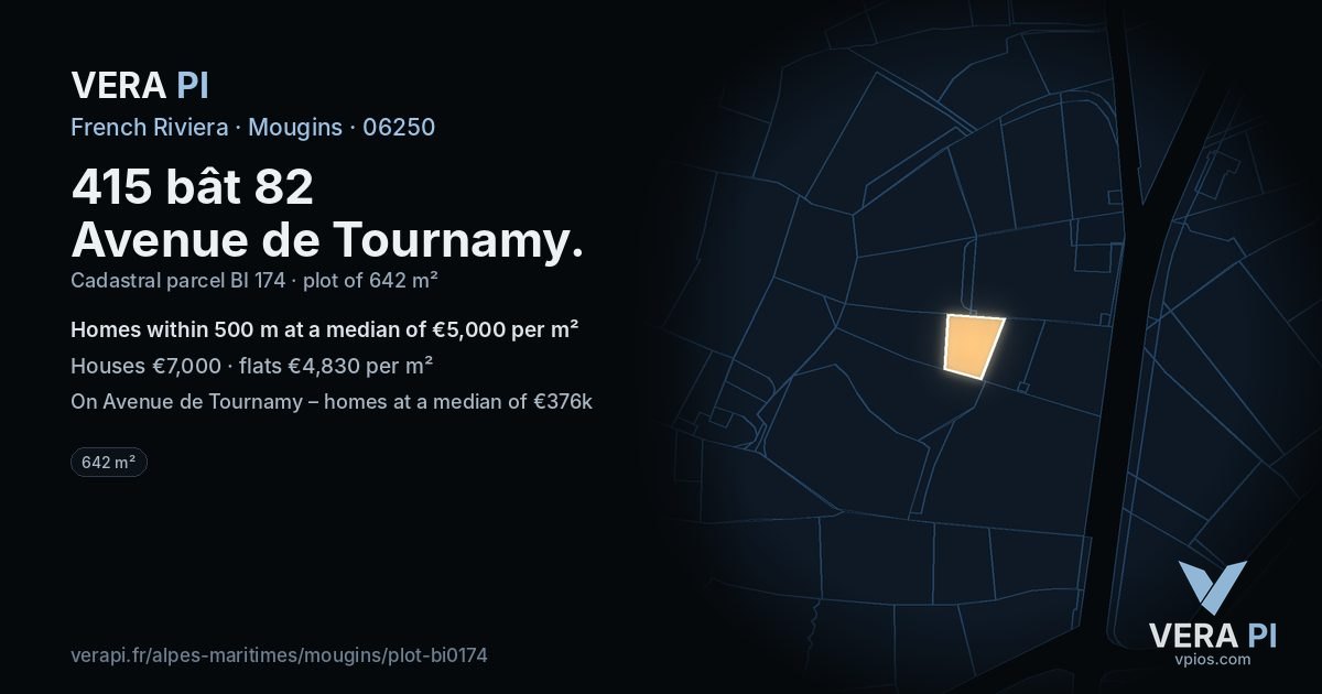 415 bât 82 Avenue de Tournamy, Mougins at night – the plot lit, the parcels around coloured by the prices near them