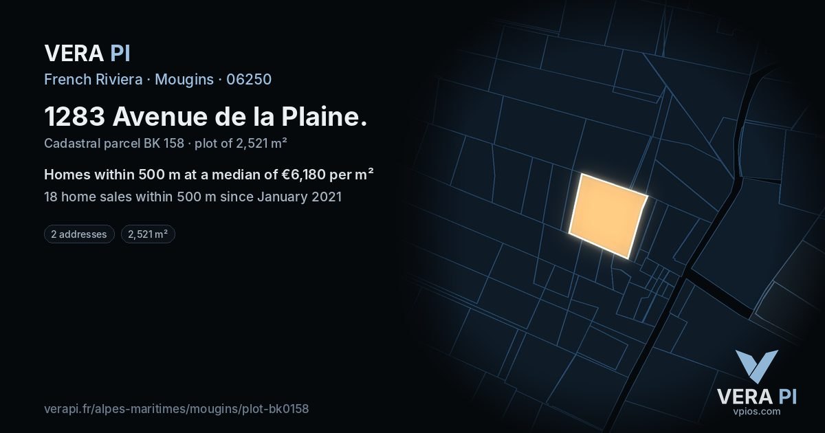 1283 Avenue de la Plaine, Mougins at night – the plot lit, the parcels around coloured by the prices near them