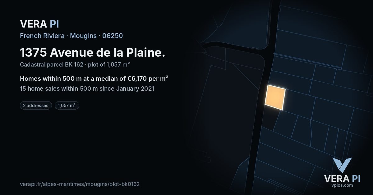 1375 Avenue de la Plaine, Mougins at night – the plot lit, the parcels around coloured by the prices near them