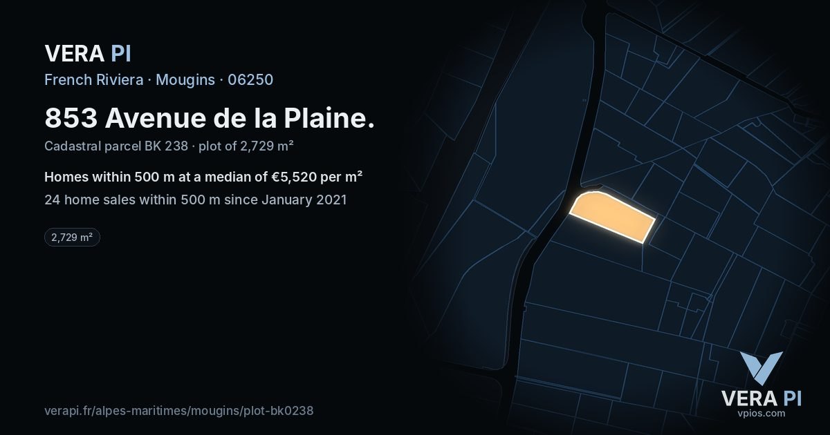853 Avenue de la Plaine, Mougins at night – the plot lit, the parcels around coloured by the prices near them