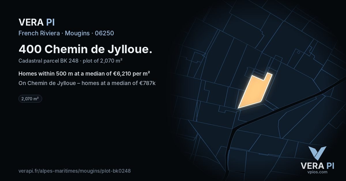 400 Chemin de Jylloue, Mougins at night – the plot lit, the parcels around coloured by the prices near them