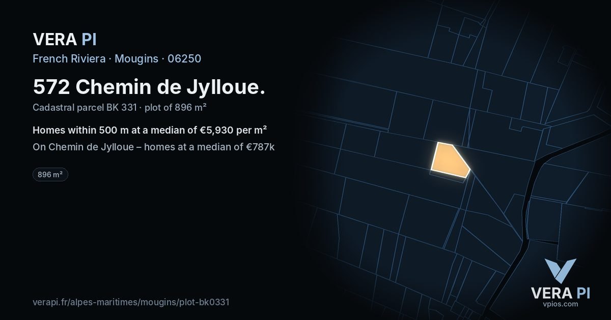 572 Chemin de Jylloue, Mougins at night – the plot lit, the parcels around coloured by the prices near them