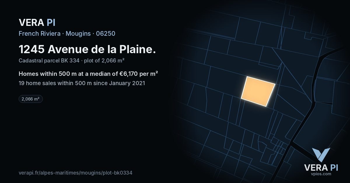 1245 Avenue de la Plaine, Mougins at night – the plot lit, the parcels around coloured by the prices near them