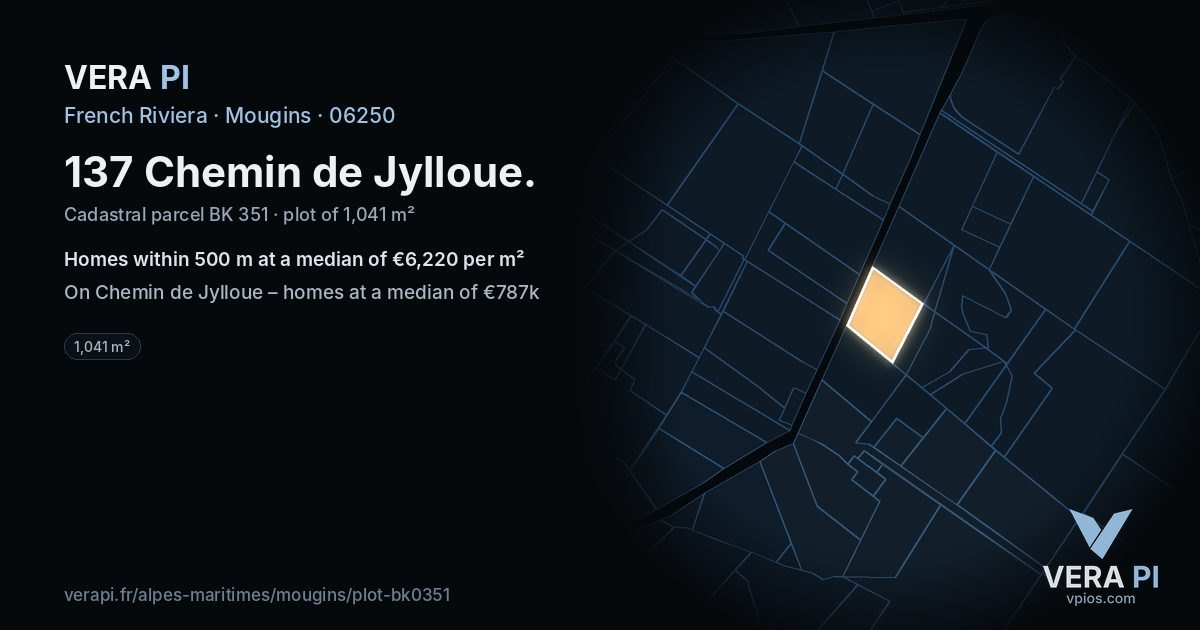 137 Chemin de Jylloue, Mougins at night – the plot lit, the parcels around coloured by the prices near them