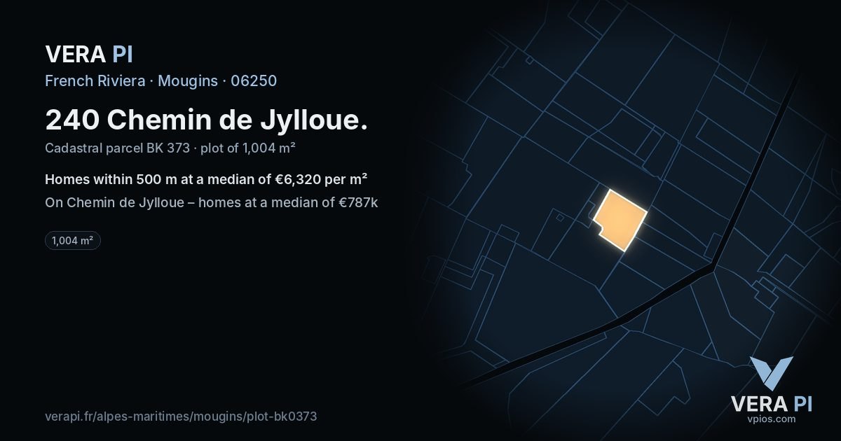 240 Chemin de Jylloue, Mougins at night – the plot lit, the parcels around coloured by the prices near them
