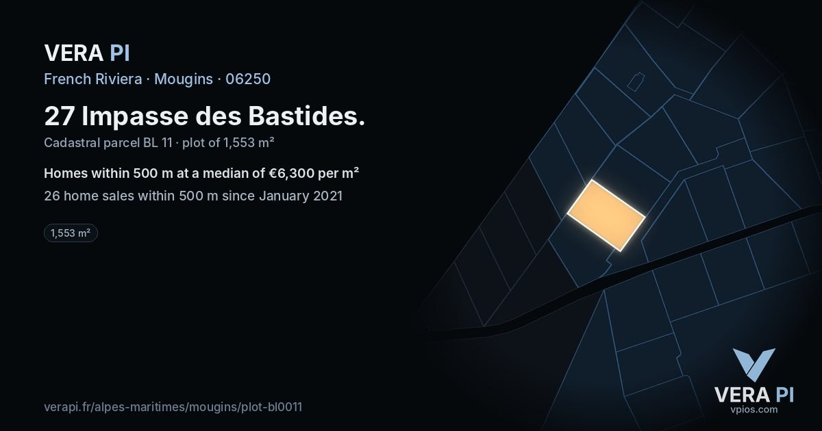 27 Impasse des Bastides, Mougins at night – the plot lit, the parcels around coloured by the prices near them