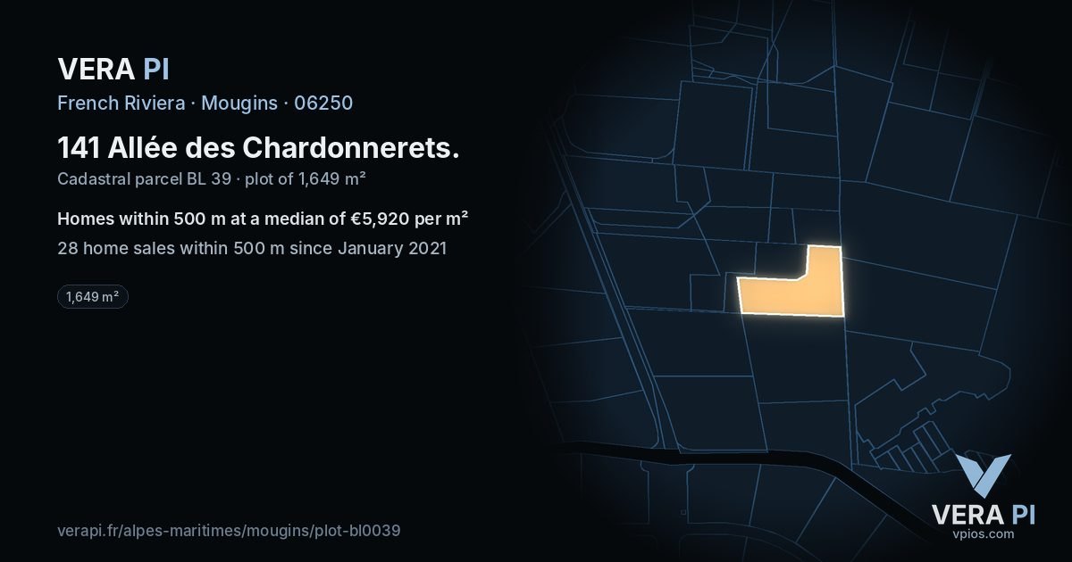 141 Allée des Chardonnerets, Mougins at night – the plot lit, the parcels around coloured by the prices near them