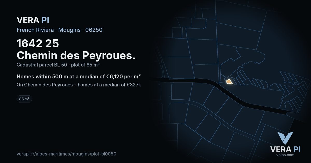 1642 25 Chemin des Peyroues, Mougins at night – the plot lit, the parcels around coloured by the prices near them