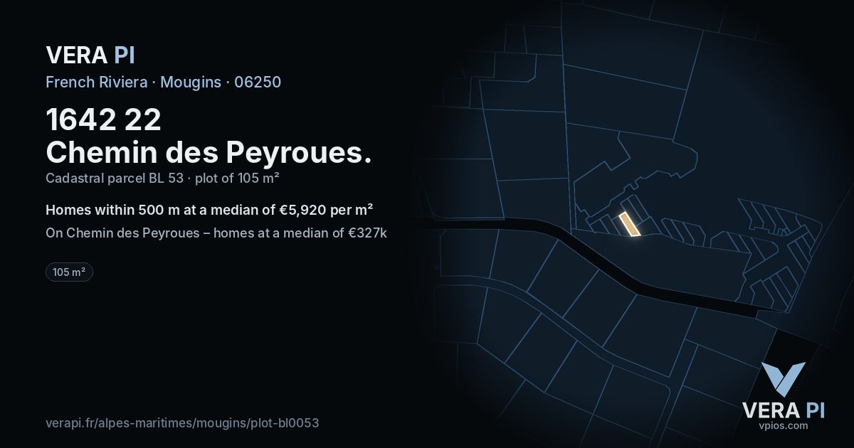1642 22 Chemin des Peyroues, Mougins at night – the plot lit, the parcels around coloured by the prices near them